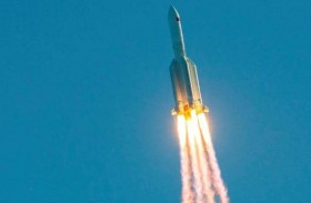 «صاروخ الصين الخطير»..  عالم فضاء يشرح التفاصيل