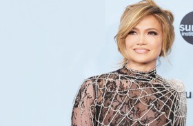 جينيفر لوبيز تزدهر بعد بن أفليك وتغني 