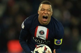 مبابي يطلب عقداً يماثل ما يتقاضاه ميسي مع ميامي