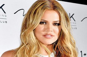 كلوي كارداشيان تستعرض خاتماً ماسياً ضخماً