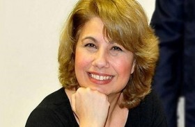  «بيرسا كوموتسي».. يونانية ترجمت 14 روايةً لنجيب محفوظ