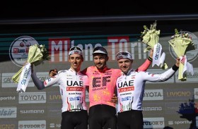 «الإمارات للدراجات الهوائية» يصعد منصة التتويج في سباق ميلانو - تورينو