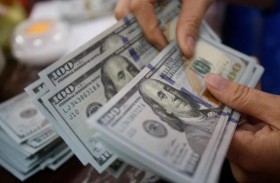 طُرد لنومه بمكان عمله.. فحصل على تعويض