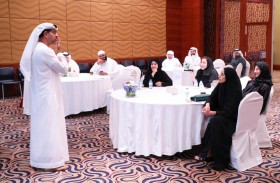 غرفة الشارقة تُعرف رواد الأعمال بكيفية تصميم نموذج العمل الابتكاري