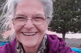 تسجل آخر لحظاتها قبل اجتياح الفيضانات